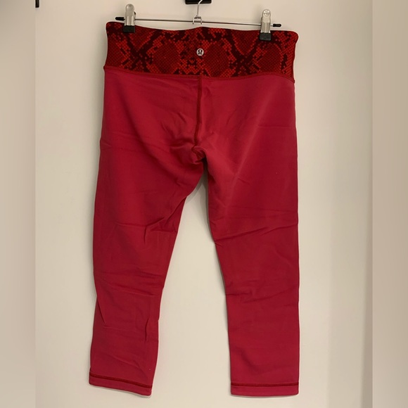 Lululemon reversible yoga cropped pants. - Picture 1 of 5